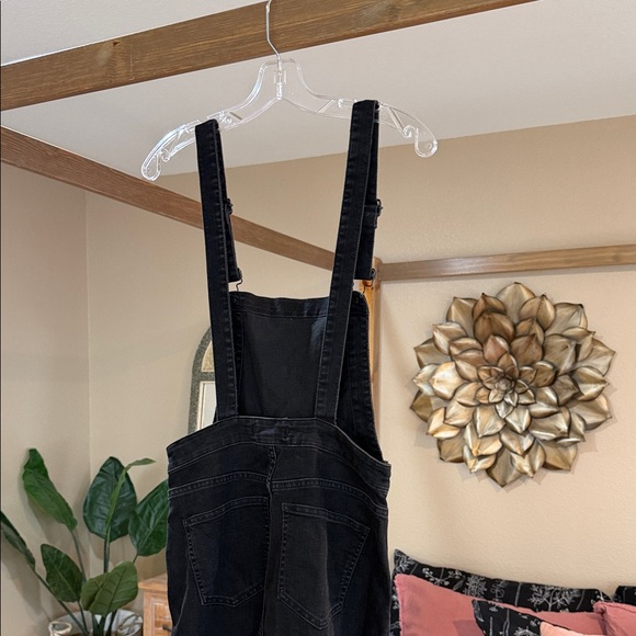 Madewell Chic Black Overalls - Picture 3 of 7
